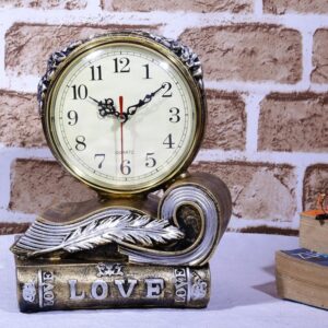 table clock love script clock gold 1.jpg